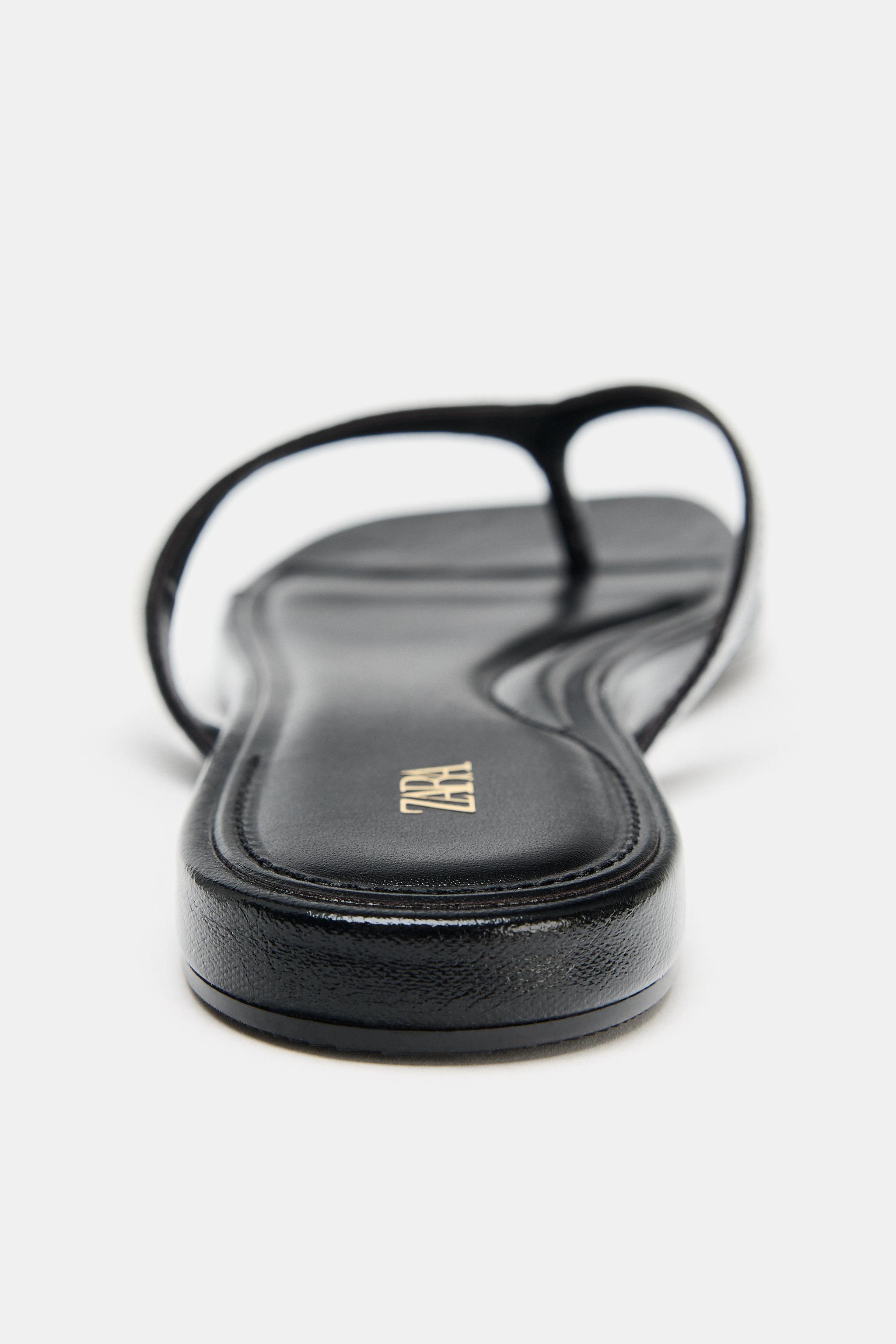 FLAT SANDALS